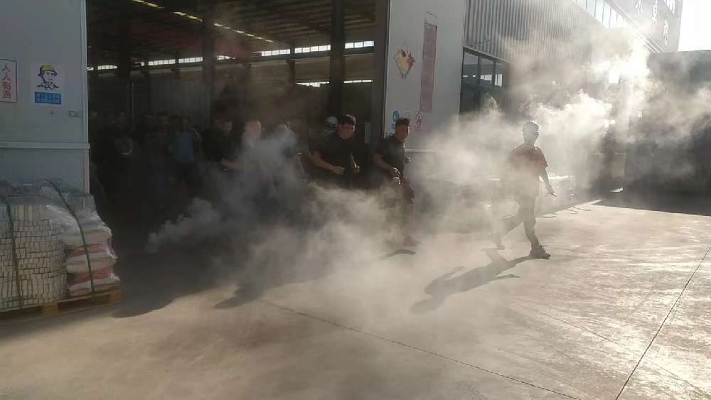 Üretim güvenliği savunma hattını güçlendirmek için güvenlik eğitimi ve kaçış tatbikatları yapın